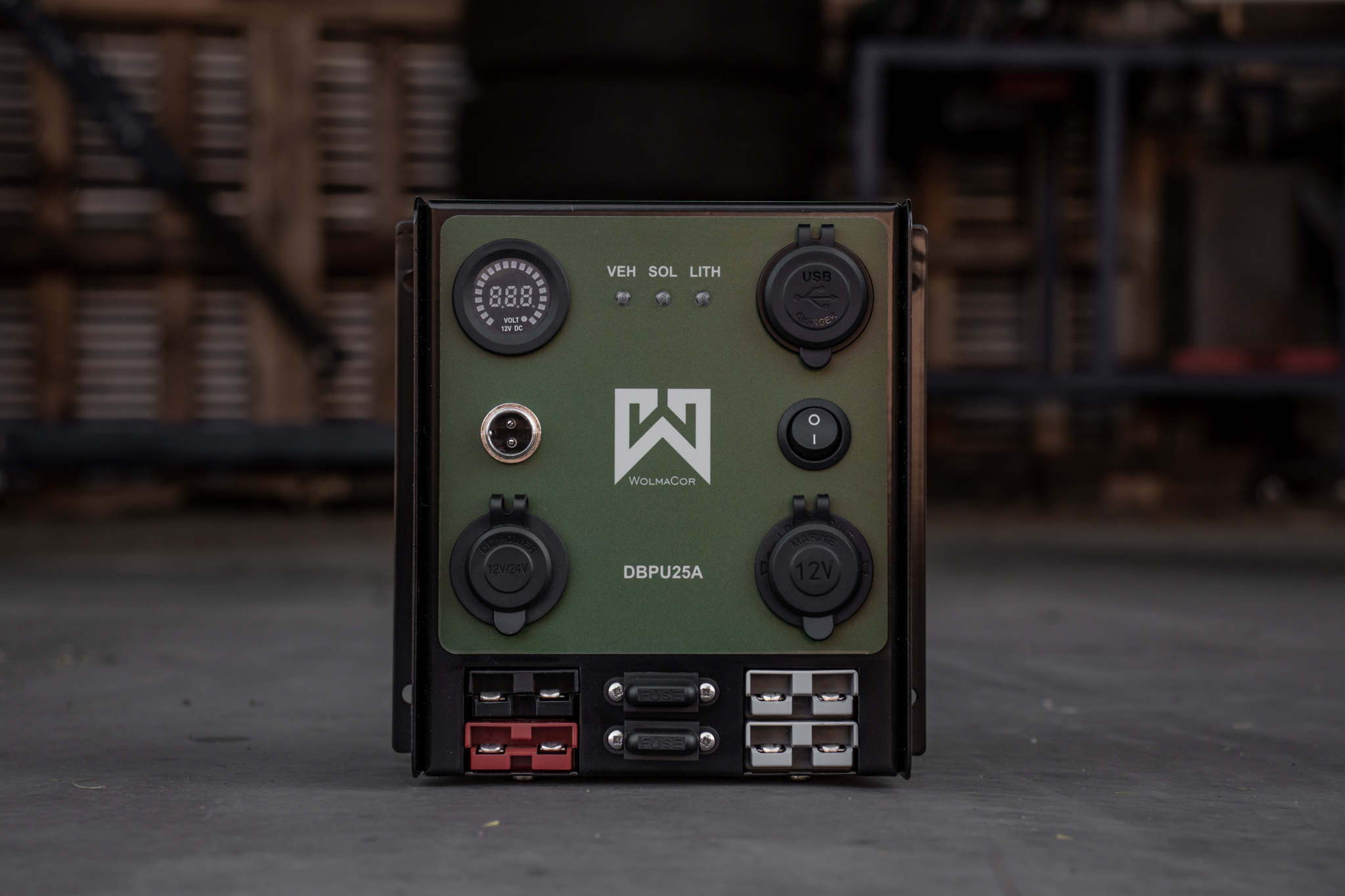 Dual Battery Power Unit 25A (25A DC/DC charger + 375W MPPT solar controller)